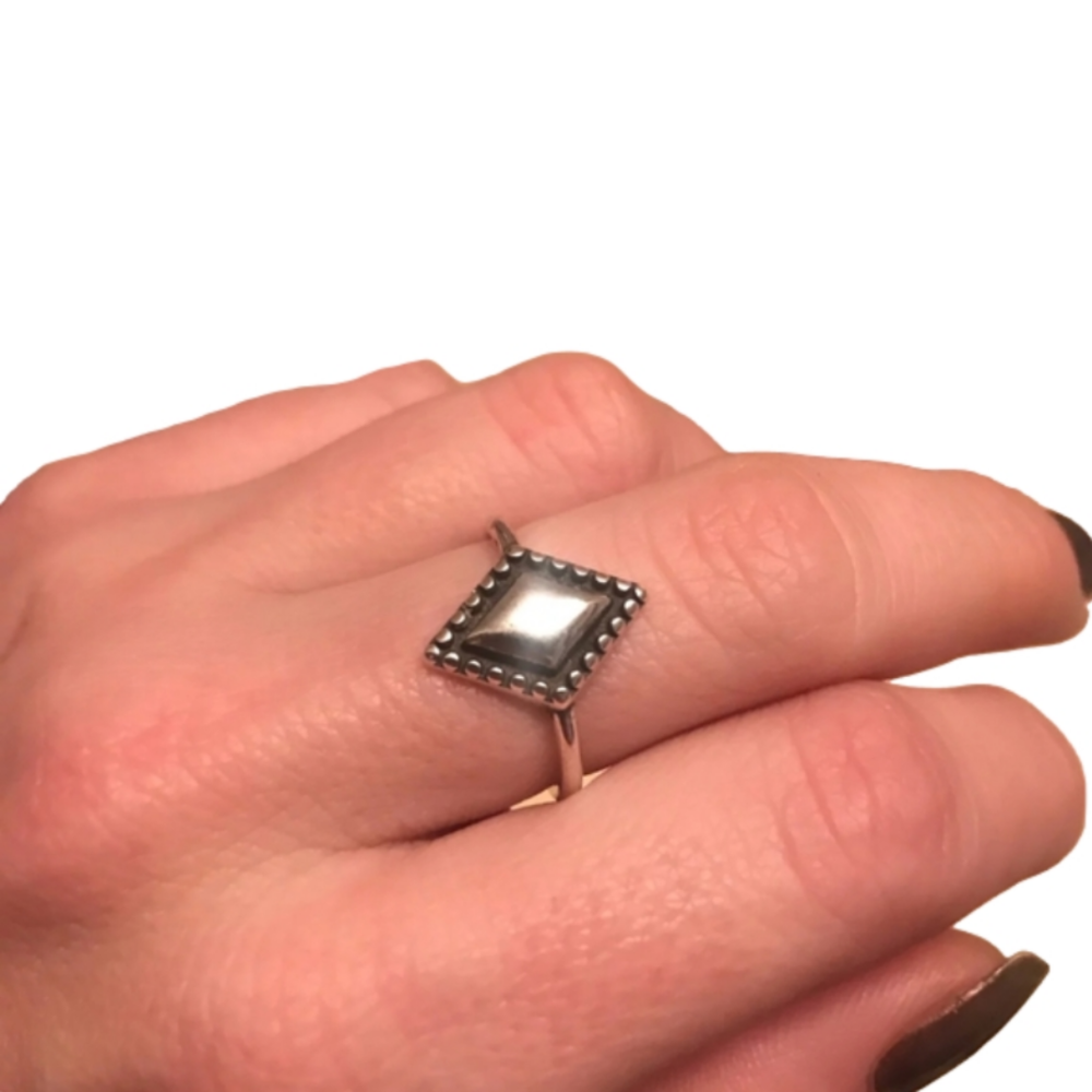 NEW Diamond Shaped Ring | 925 Sterling Silver - Picture 9 of 11